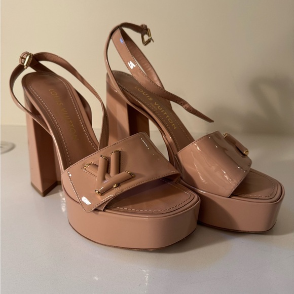 LOUIS VUITTON PLATFORM SANDAL SIZE 38.5 - Picture 1 of 8